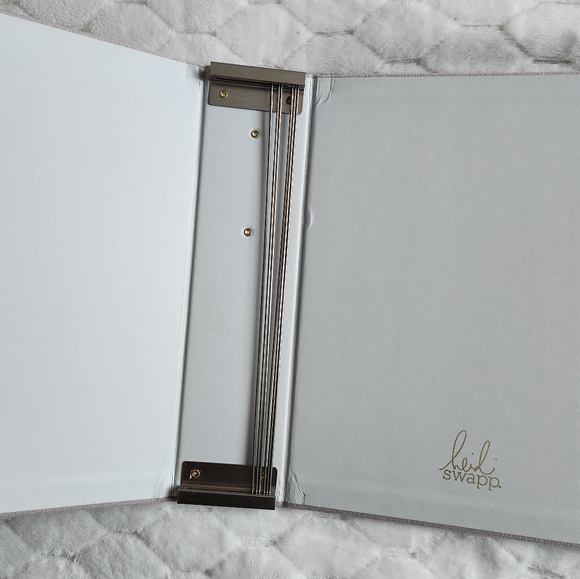 Heidi Swapp Storyline binder - Picture 3 of 4